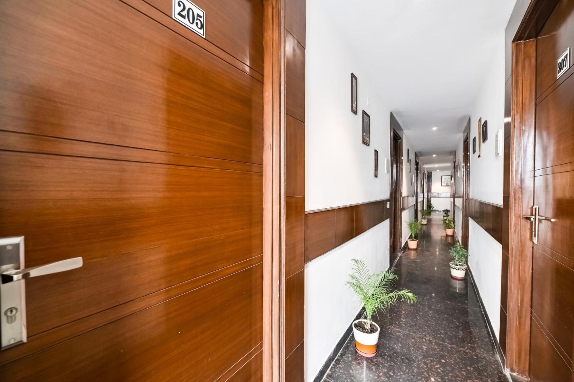 Hotel O Premium Rooms Chhatarpur Nové Dillí Exteriér fotografie